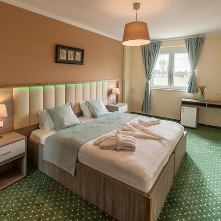 Mein Palace Hotel Okriftel Екстер'єр фото
