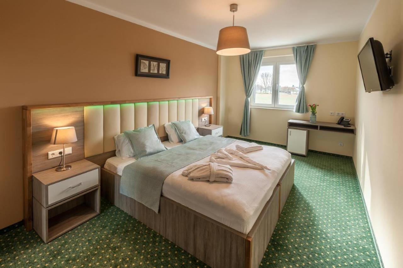 Mein Palace Hotel Okriftel Екстер'єр фото
