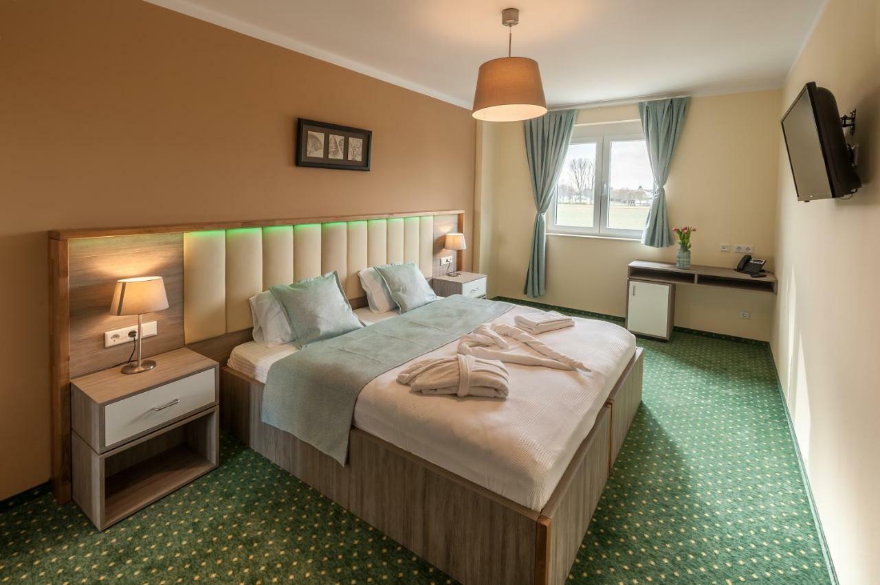 Mein Palace Hotel Okriftel Екстер'єр фото